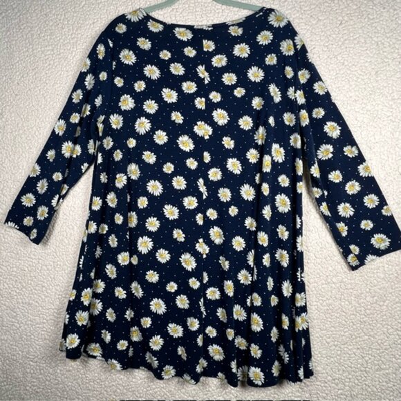 Veranee Womens Plus Size Swing Tunic, 3/4 length Sleeves, Size 2X - Picture 5 of 8